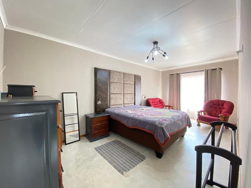 Cosy Safe 2 Bedroom Townhouse - Photo 9