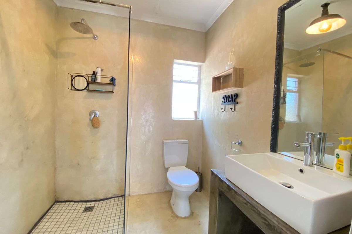 Cosy Safe 2 Bedroom Townhouse - Photo 3