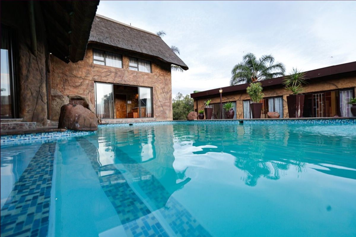 Erica street 5 Bedroom Family Home designed for entertaining - Photo 5