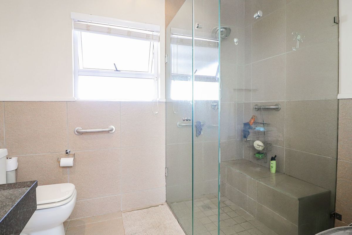 Retirement Unit For Sale In Sandton - Photo 4