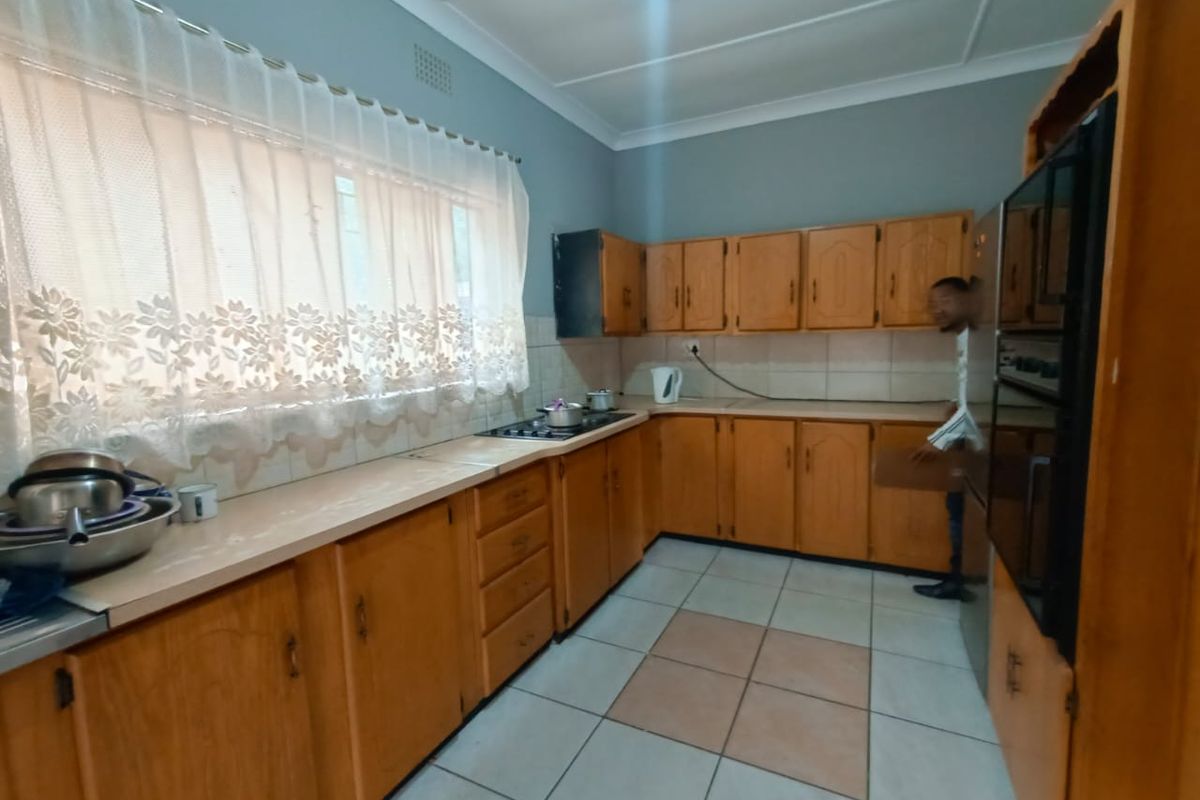 !Investment for Student Accommodation! - Photo 3