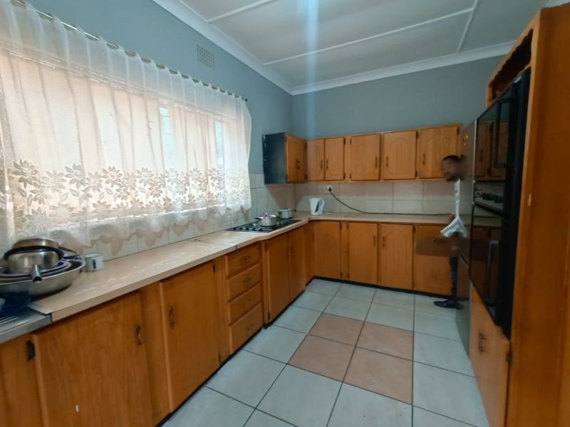 !Investment for Student Accommodation! - Photo 3