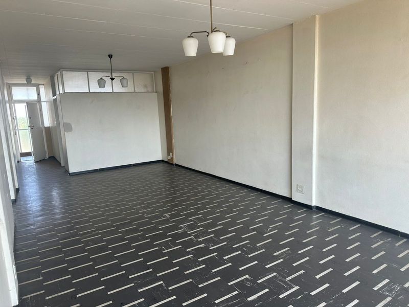 Secure 2 Bedroom Apartment At A Well-Known Complex In Arcon Park. - Photo 2