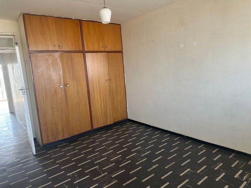 Secure 2 Bedroom Apartment At A Well-Known Complex In Arcon Park. - Photo 9