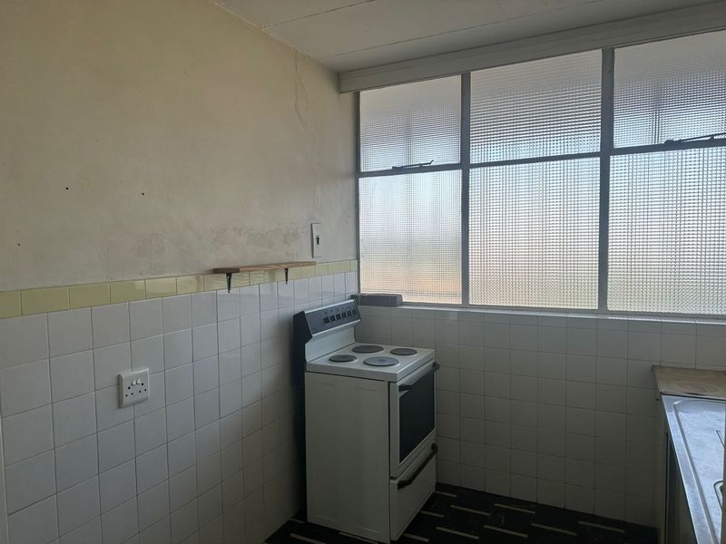 Secure 2 Bedroom Apartment At A Well-Known Complex In Arcon Park. - Photo 8