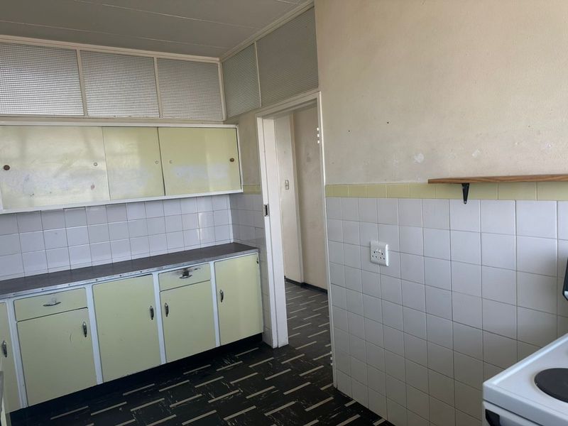 Secure 2 Bedroom Apartment At A Well-Known Complex In Arcon Park. - Photo 6