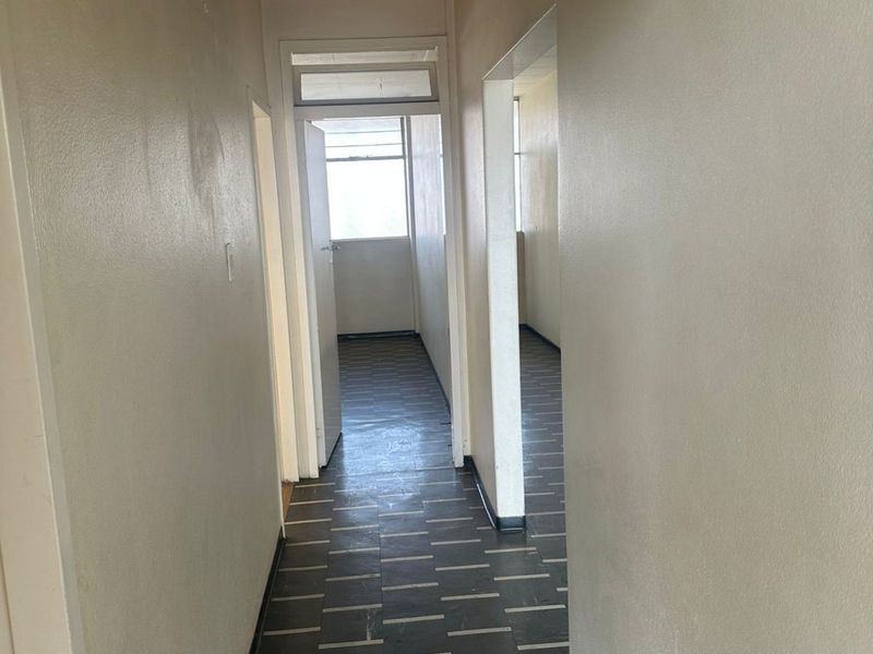 Secure 2 Bedroom Apartment At A Well-Known Complex In Arcon Park. - Photo 5