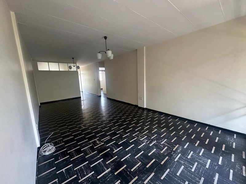 LOOKING FOR A 1 BEDROOM APARTMENT CLOSE TO AMENITIES? - Photo 3