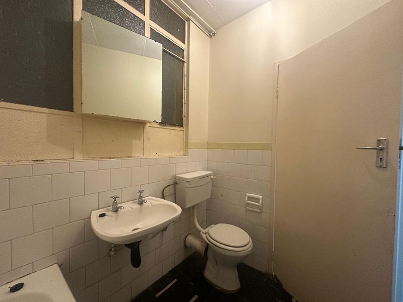 LOOKING FOR A 1 BEDROOM APARTMENT CLOSE TO AMENITIES? - Photo 10