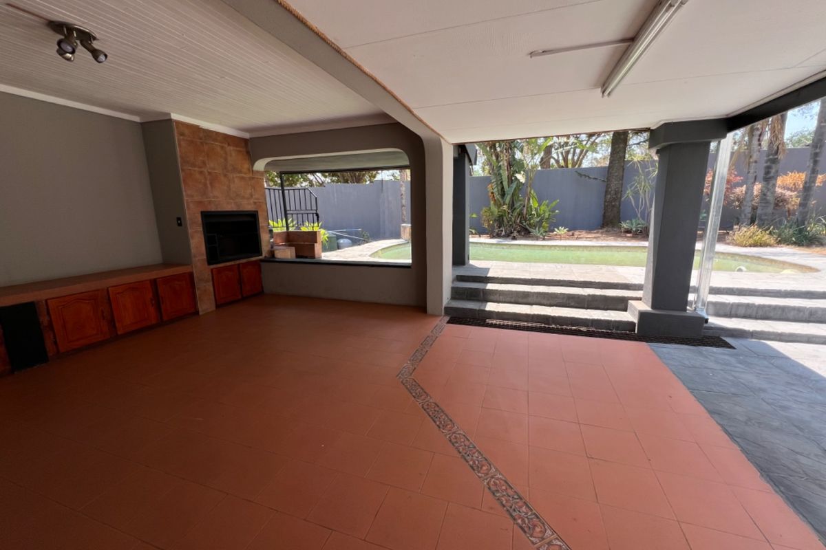 The highest offer will be considered - Corner stand 4 Bedroom Family House in Bendor - Photo 3