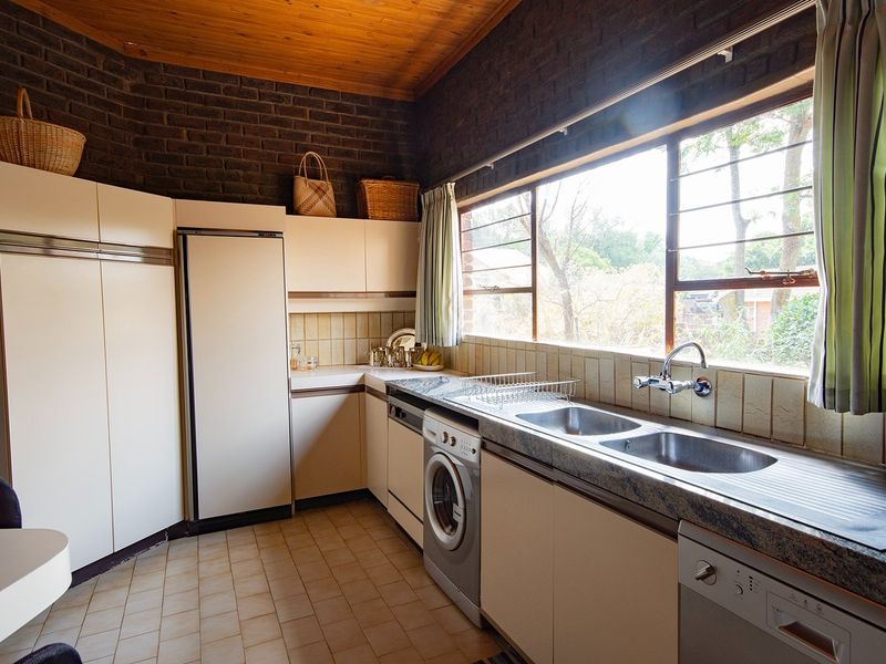 Spacious 4-Bedroom Home with Nature Reserve Views in Secure Overkruin Estate - Photo 5