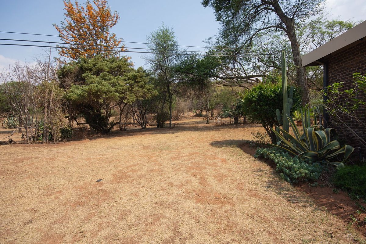 Spacious 4-Bedroom Home with Nature Reserve Views in Secure Overkruin Estate - Photo 3