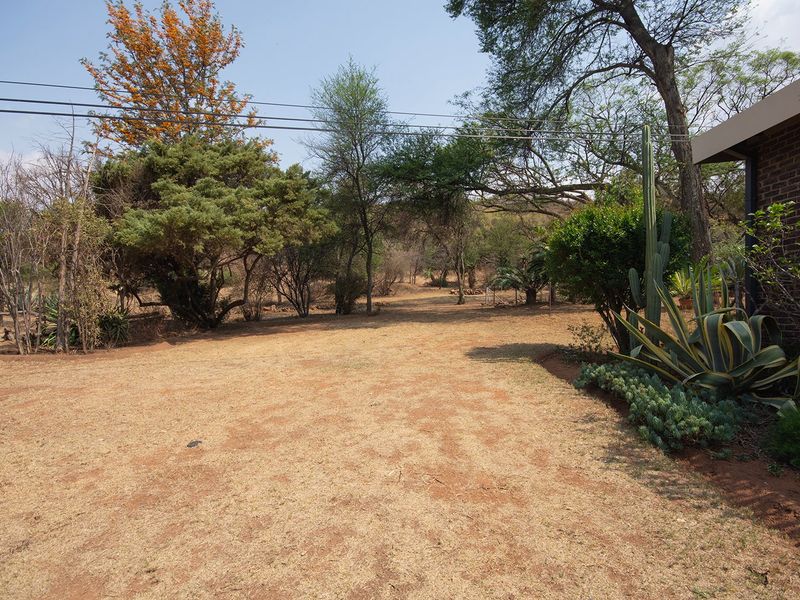 Spacious 4-Bedroom Home with Nature Reserve Views in Secure Overkruin Estate - Photo 3