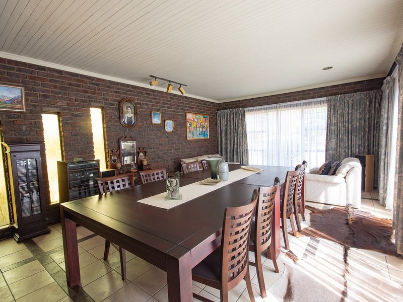 Spacious 4-Bedroom Home with Nature Reserve Views in Secure Overkruin Estate - Photo 10