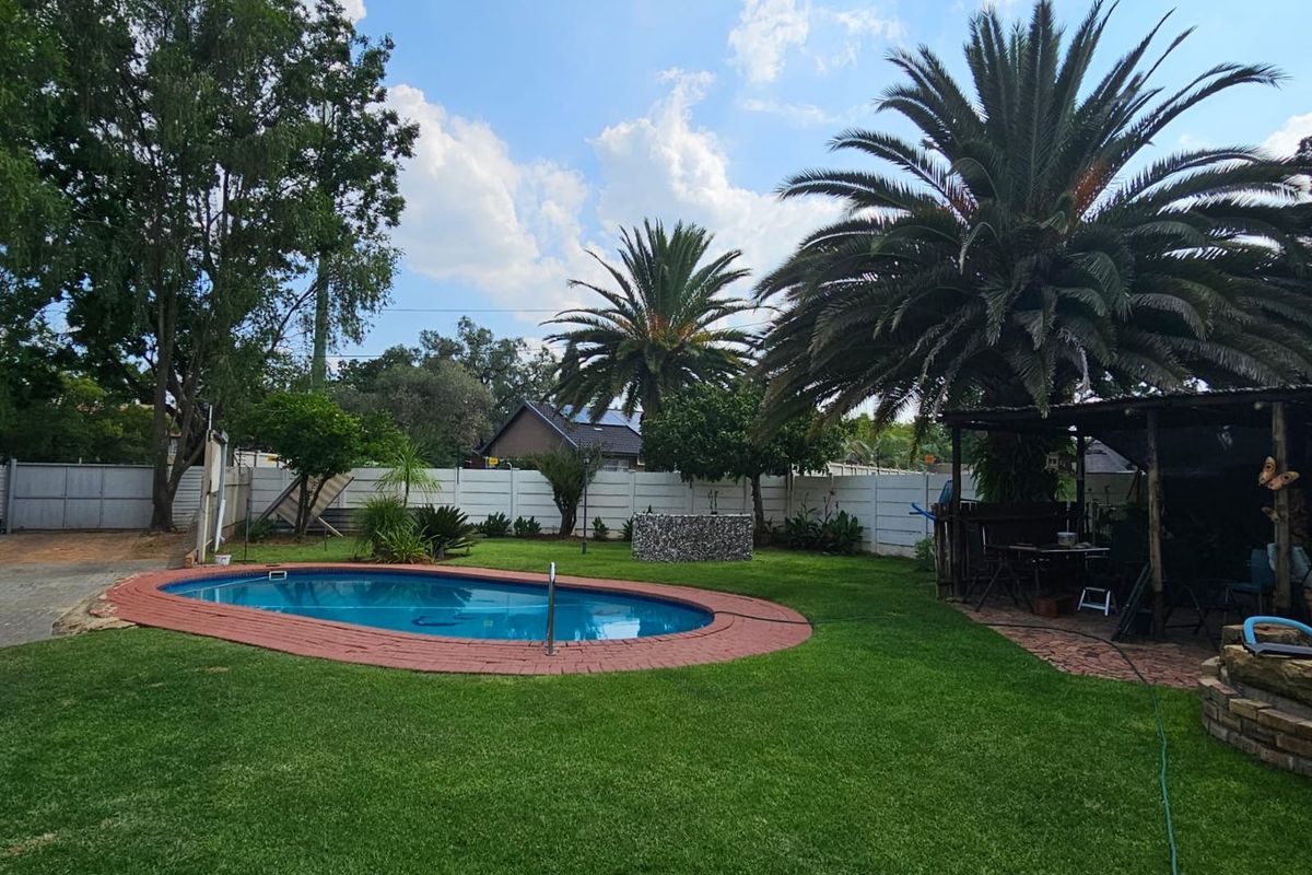 Stunning 4-Bedroom Home for Sale in Vaalpark! - Photo 2