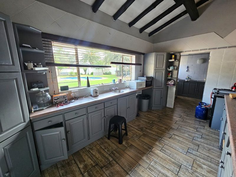 Stunning 4-Bedroom Home for Sale in Vaalpark! - Photo 7