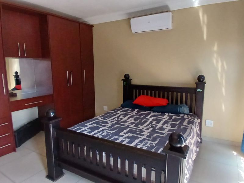 !Generous, Grand, Excellent! !Masterful Design, Modern Home For The Big Family! - Photo 8