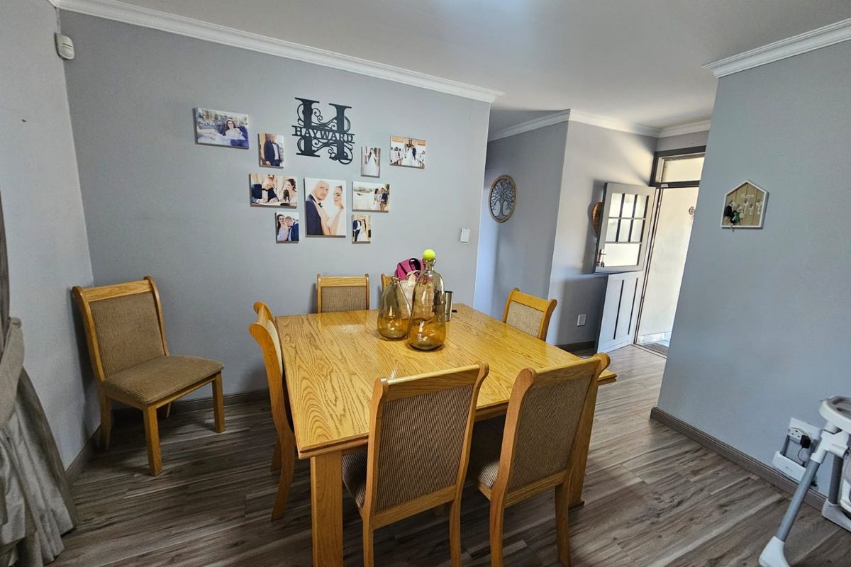 For Sale: Stunning Modern House in Sasolburg - Photo 4