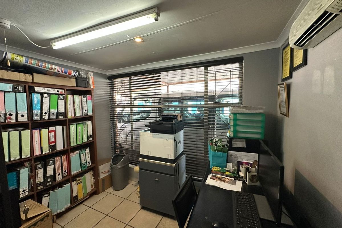 House For Sale In Vereeniging - Photo 2