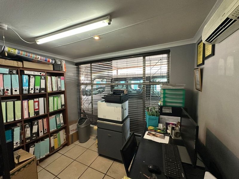 House For Sale In Vereeniging - Photo 2