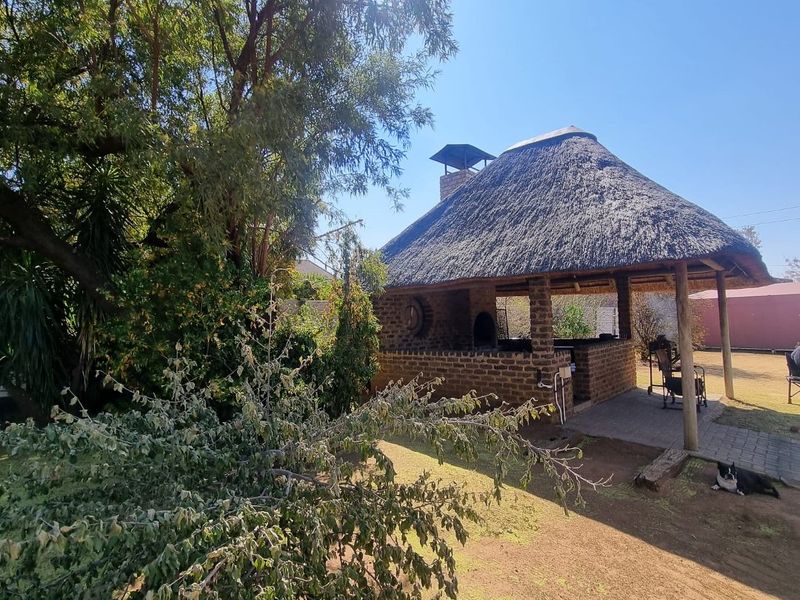 !Stunning House next to Vaal Dam! - Photo 3