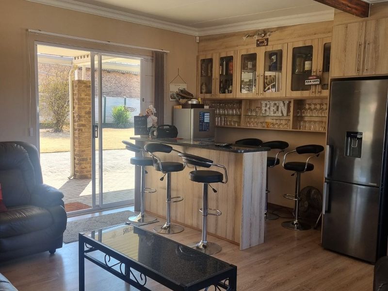 !Stunning House next to Vaal Dam! - Photo 8