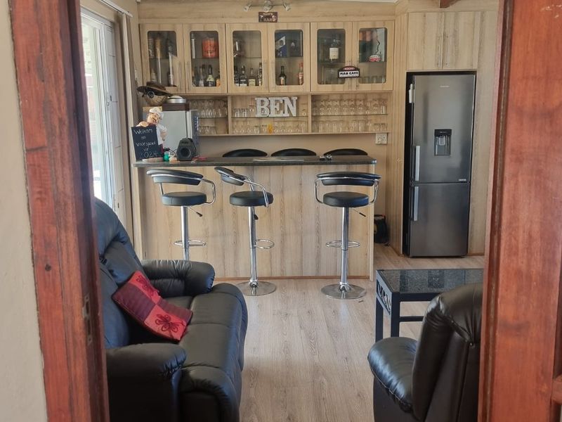 !Stunning House next to Vaal Dam! - Photo 5