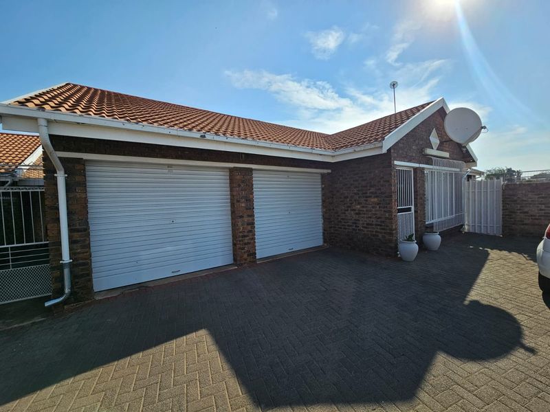 Charming Facebrick Townhouse for sale in Arconpark - Photo 8