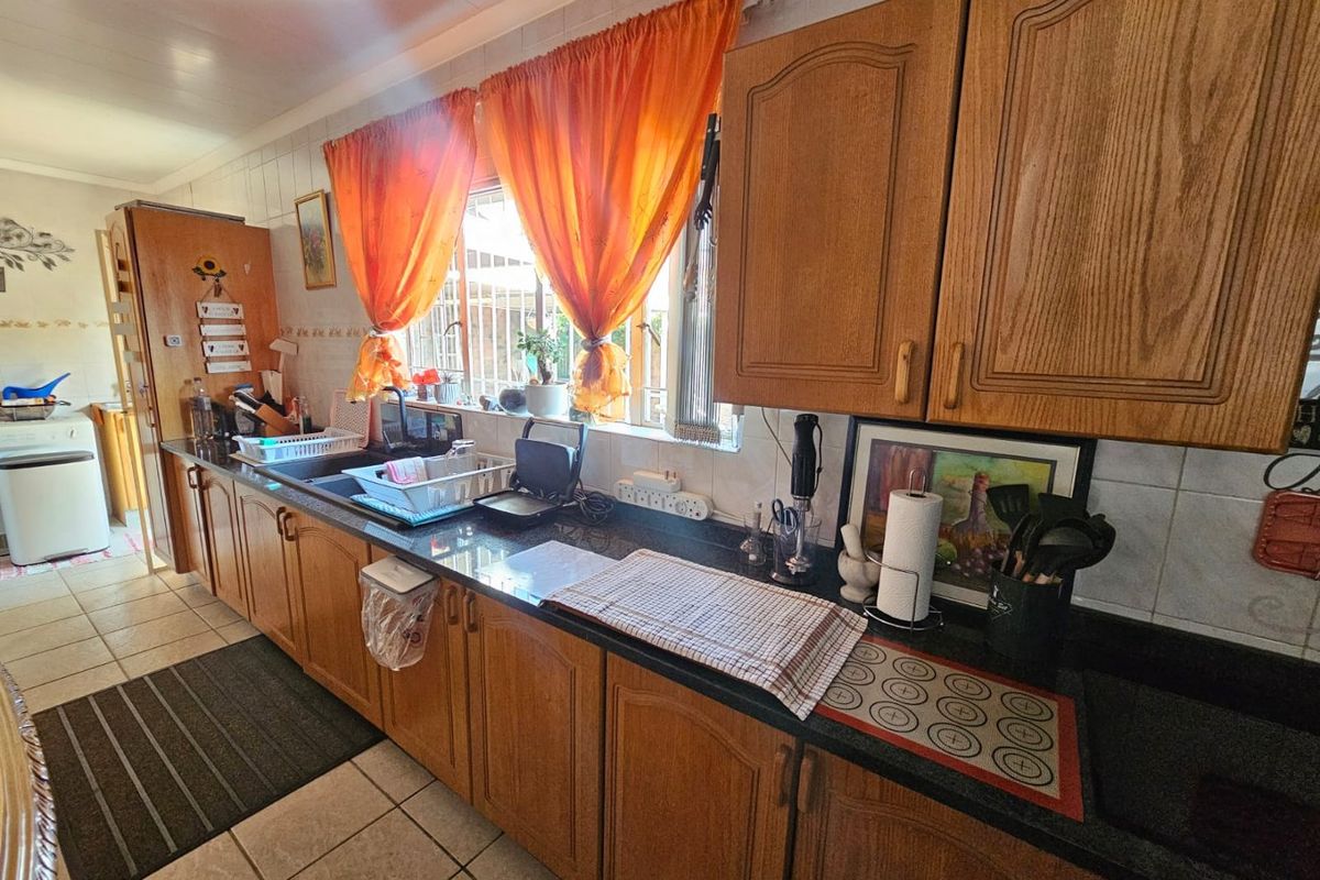 Charming Facebrick Townhouse for sale in Arconpark - Photo 3