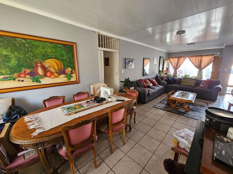 Charming Facebrick Townhouse for sale in Arconpark - Photo 6