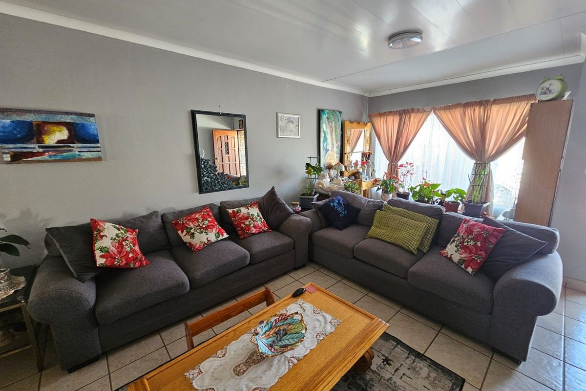 Charming Facebrick Townhouse for sale in Arconpark - Photo 4