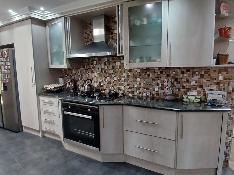 !Indulge in a Luxury Home for the Future! - Photo 7