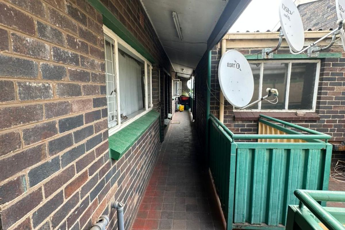Investment Opportunity in Vereeniging Central.. 20 units up for grabs. - Photo 4