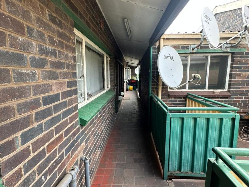 Investment Opportunity in Vereeniging Central.. 20 units up for grabs. - Photo 4