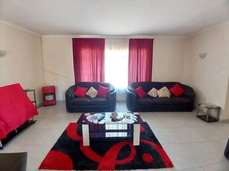 Neat, modern family house walking distance to schools and shopping centers - Photo 4