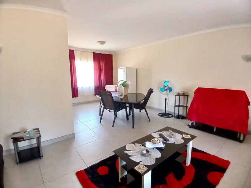 Neat, modern family house walking distance to schools and shopping centers - Photo 5