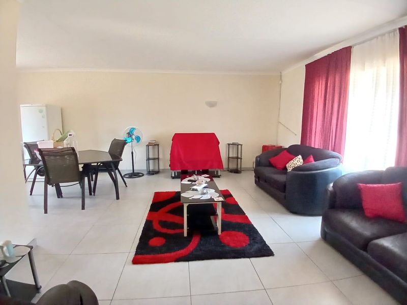 Neat, modern family house walking distance to schools and shopping centers - Photo 6