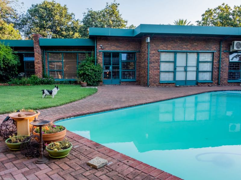 Beautiful, facebrick family house in prime area in Sasolburg close to shopping mall - Photo 2