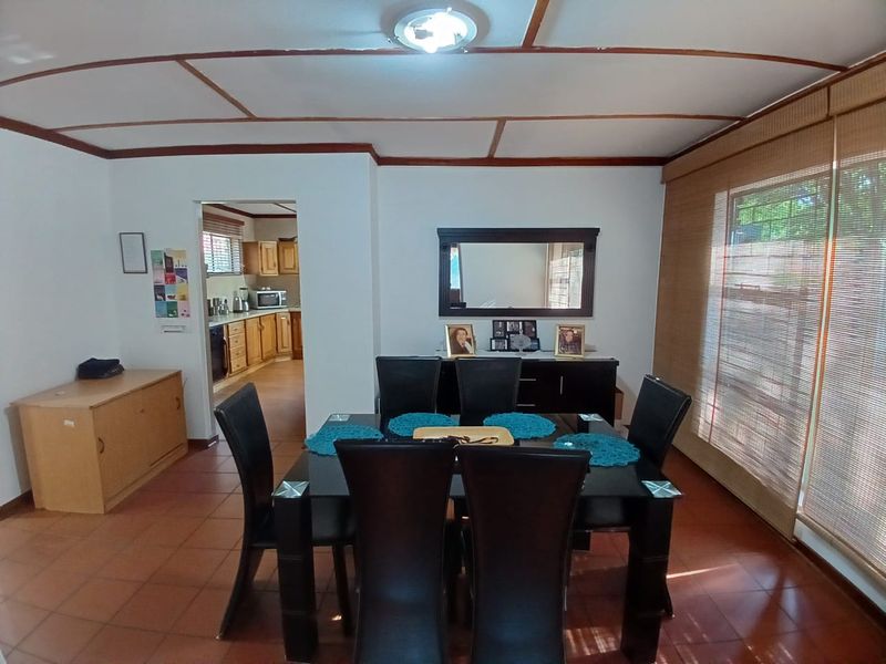 Beautiful, facebrick family house in prime area in Sasolburg close to shopping mall - Photo 9