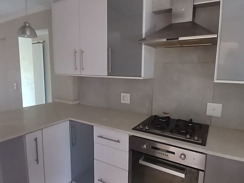 !Perfect Apartment in a Proper Area! - Photo 3