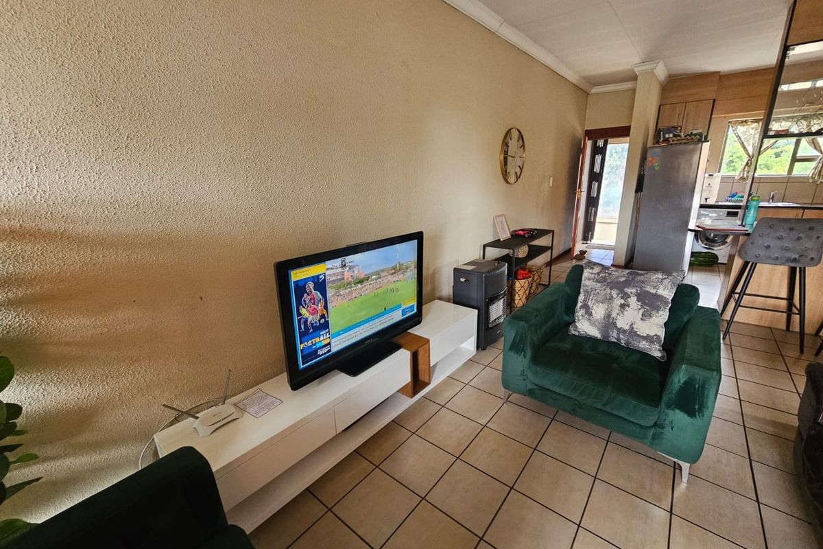 Beautifull apartment for sale in Sasolburg - Photo 3