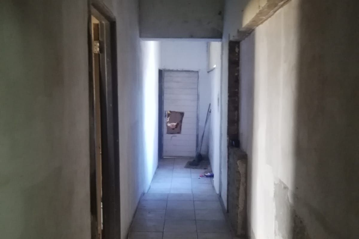 That’s an intriguing opportunity. A 12‐bedroom fixer‐upper in Bedworth Park. - Photo 5