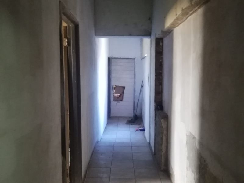 That’s an intriguing opportunity. A 12‐bedroom fixer‐upper in Bedworth Park. - Photo 5