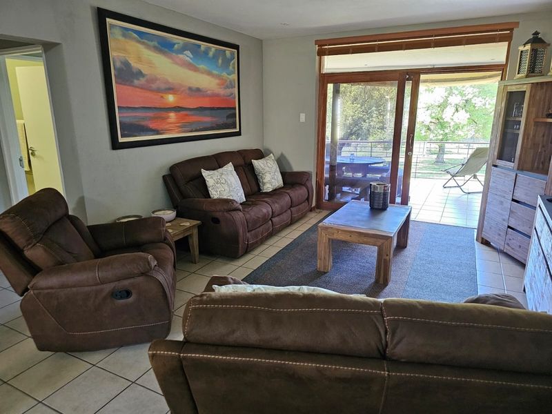 Exclusive apartment in a secured  golf estate with breathtaking views - Photo 10