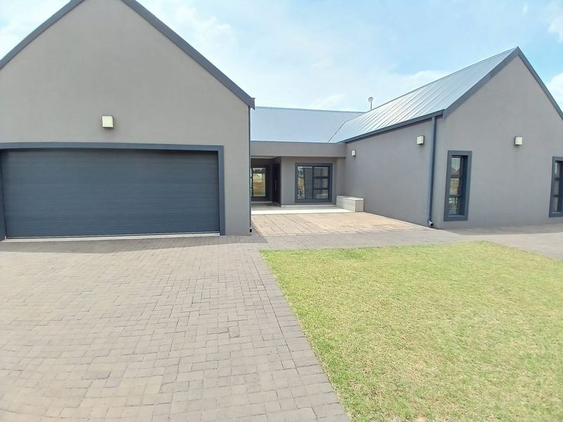 Exquisite 3-Bedroom Home for Sale in Heron Banks Golf Estate, Vaalpark - Photo 3