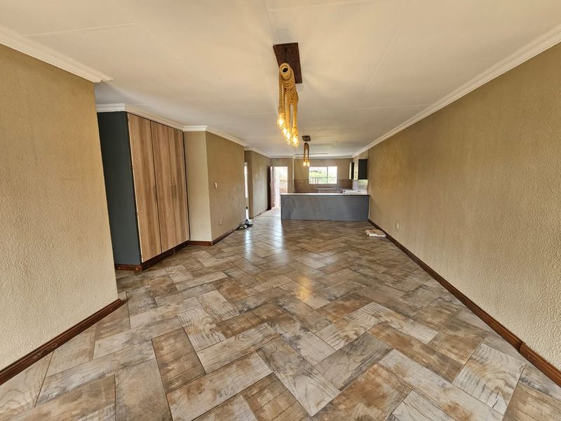 Absolute stunning townhouse for sale in Three Rivers - Photo 6