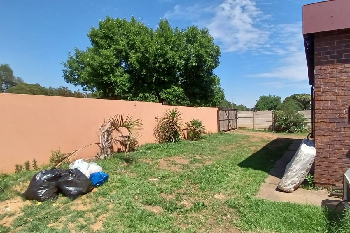 !Great Investment Opportunity!  !Close to Schools and Town! - Photo 3