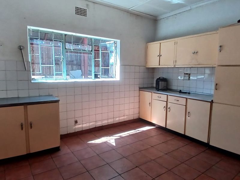 !Great Investment Opportunity!  !Close to Schools and Town! - Photo 5