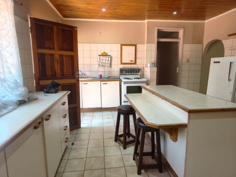 Diamond in the rough!! - Photo 4