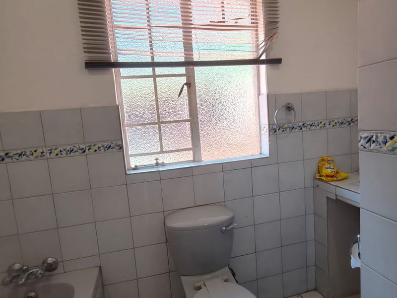 Diamond in the rough!! - Photo 9